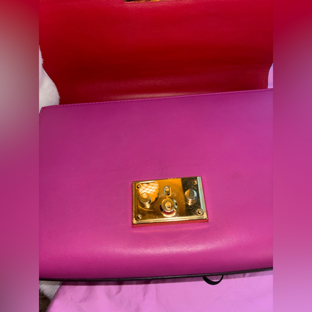 Large Gucci Pink & Red Leather Purse with Gold Lock/Key/Chain & COA - Picture 10 of 16